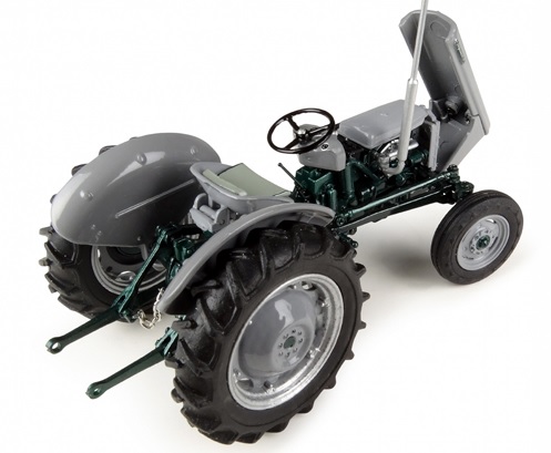 Universal Hobbies 1/32 Ferguson TO 35 Launch Edition